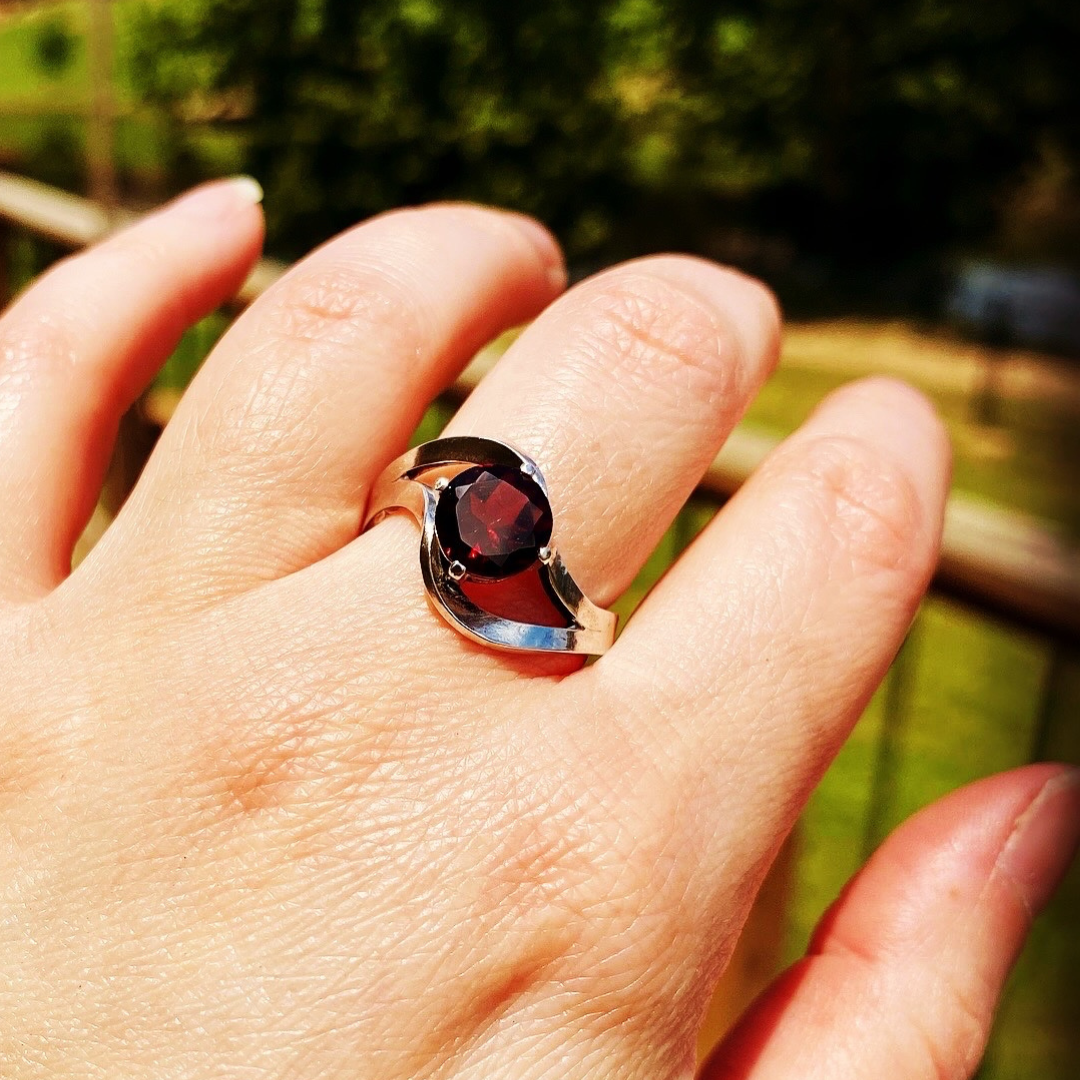 Garnet Ring (2CT.) // Size 8.5 // Ready to Ship